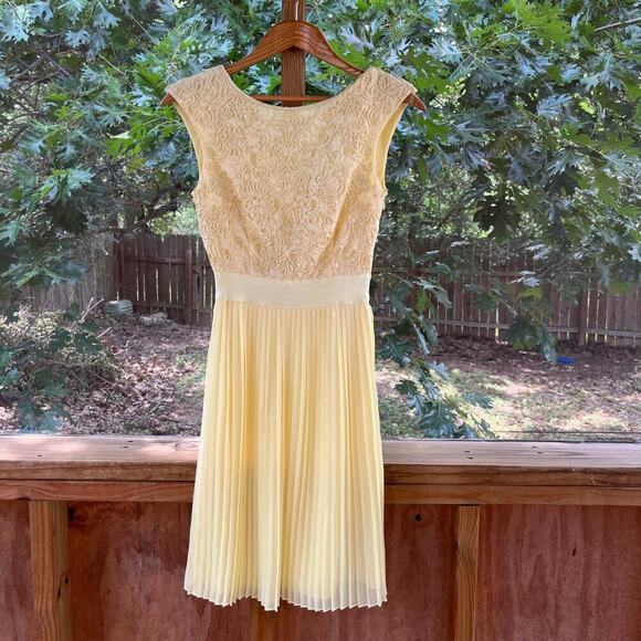 Ted Baker Women's Yellow Aliana Dress V-Back Pleated Size 0 - Picture 1 of 10